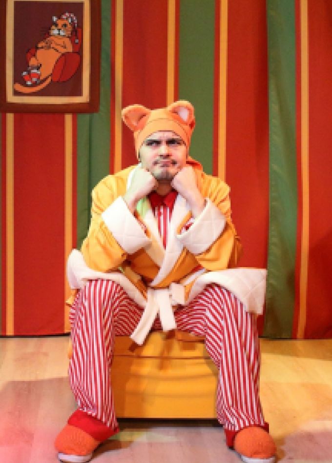 Кот в молоке