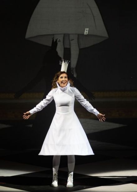 Алиса в Зазеркалье