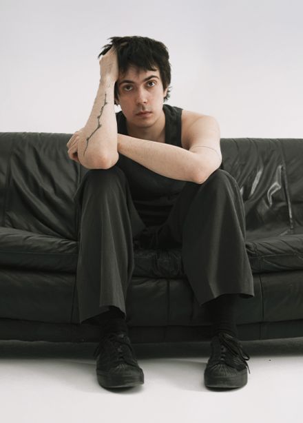 тима ищет свет